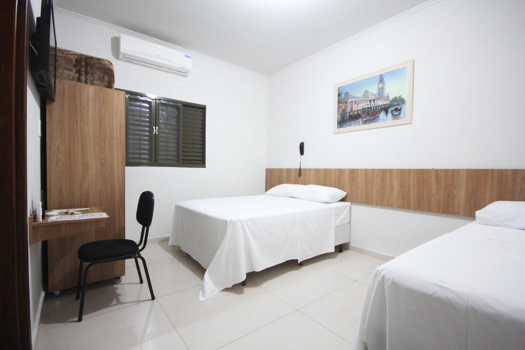 Pousada Esmeralda Olímpia Quarto foto
